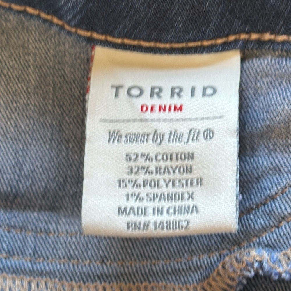 Torrid Denim stretch jeggings, size 16R - Picture 8 of 10